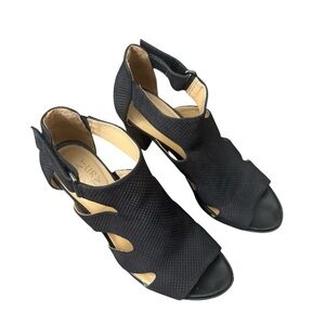 Naturalizer Black Leather Open Toe Sandals Size 8